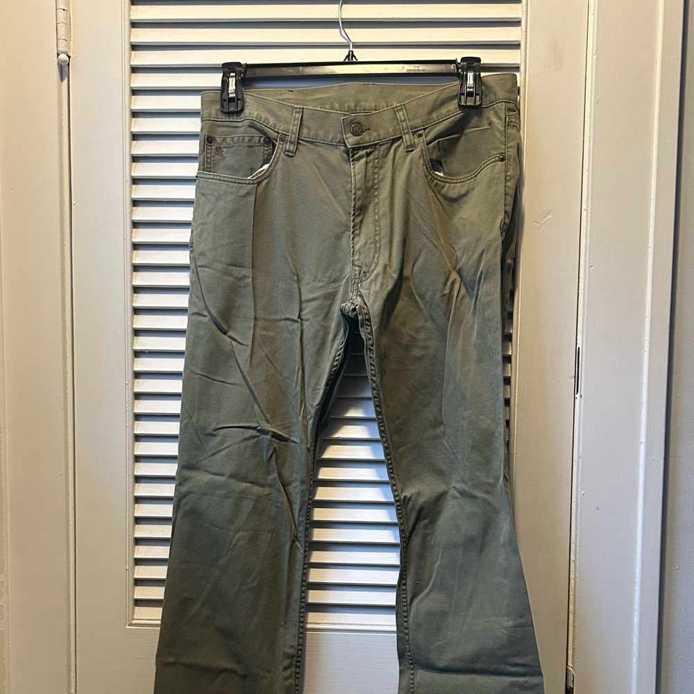 Ralph Lauren ladies olive green khaki pants 33/30 like new.